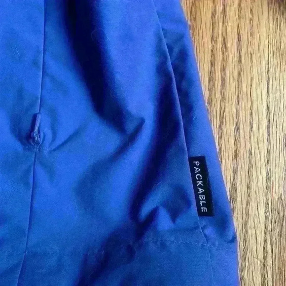 Vintage hooded Columbia women's rain jacket in color block blues - Picture 7 of 9